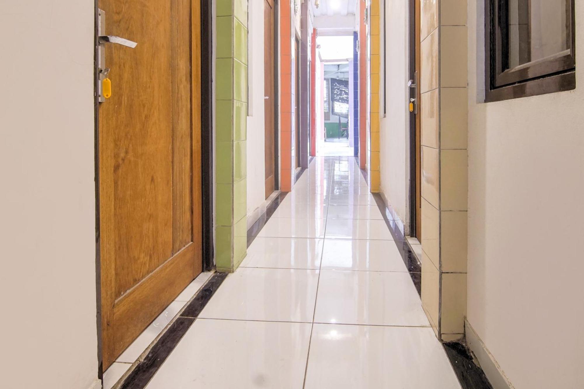 OYO 3317 Maju Jaya Homestay Syariah Bogor Bagian luar foto