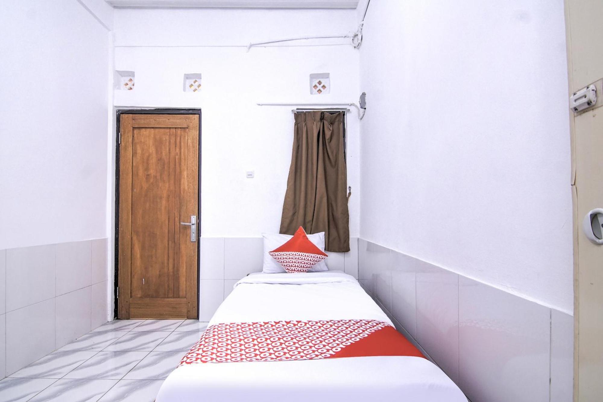 OYO 3317 Maju Jaya Homestay Syariah Bogor Bagian luar foto